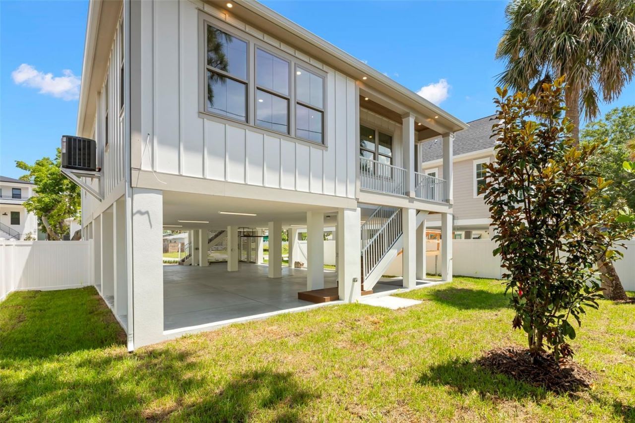 1858 Mississippi Avenue Ne, Saint Petersburg, FL 33703 Photo