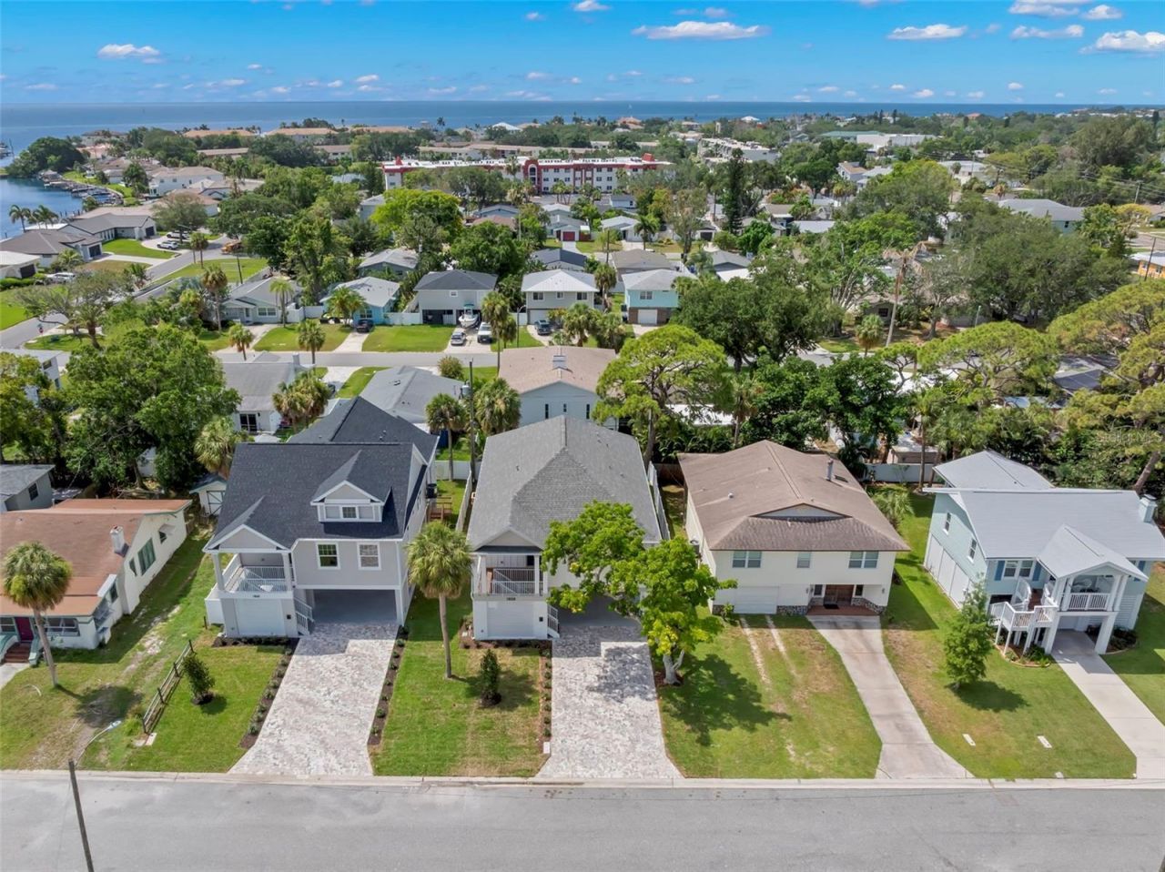 1858 Mississippi Avenue Ne, Saint Petersburg, FL 33703 Photo