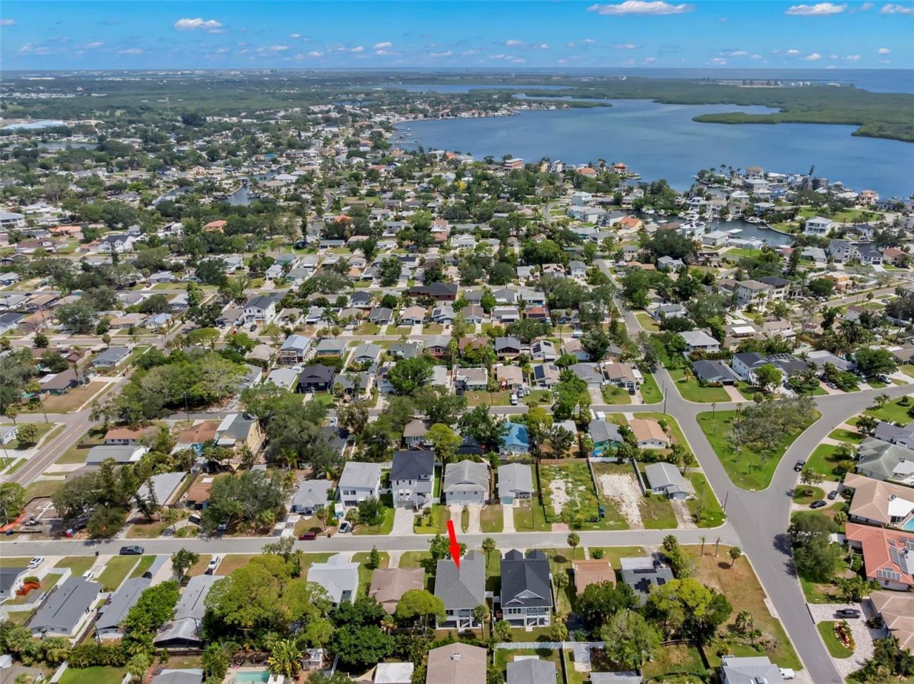 1858 Mississippi Avenue Ne, Saint Petersburg, FL 33703 Photo