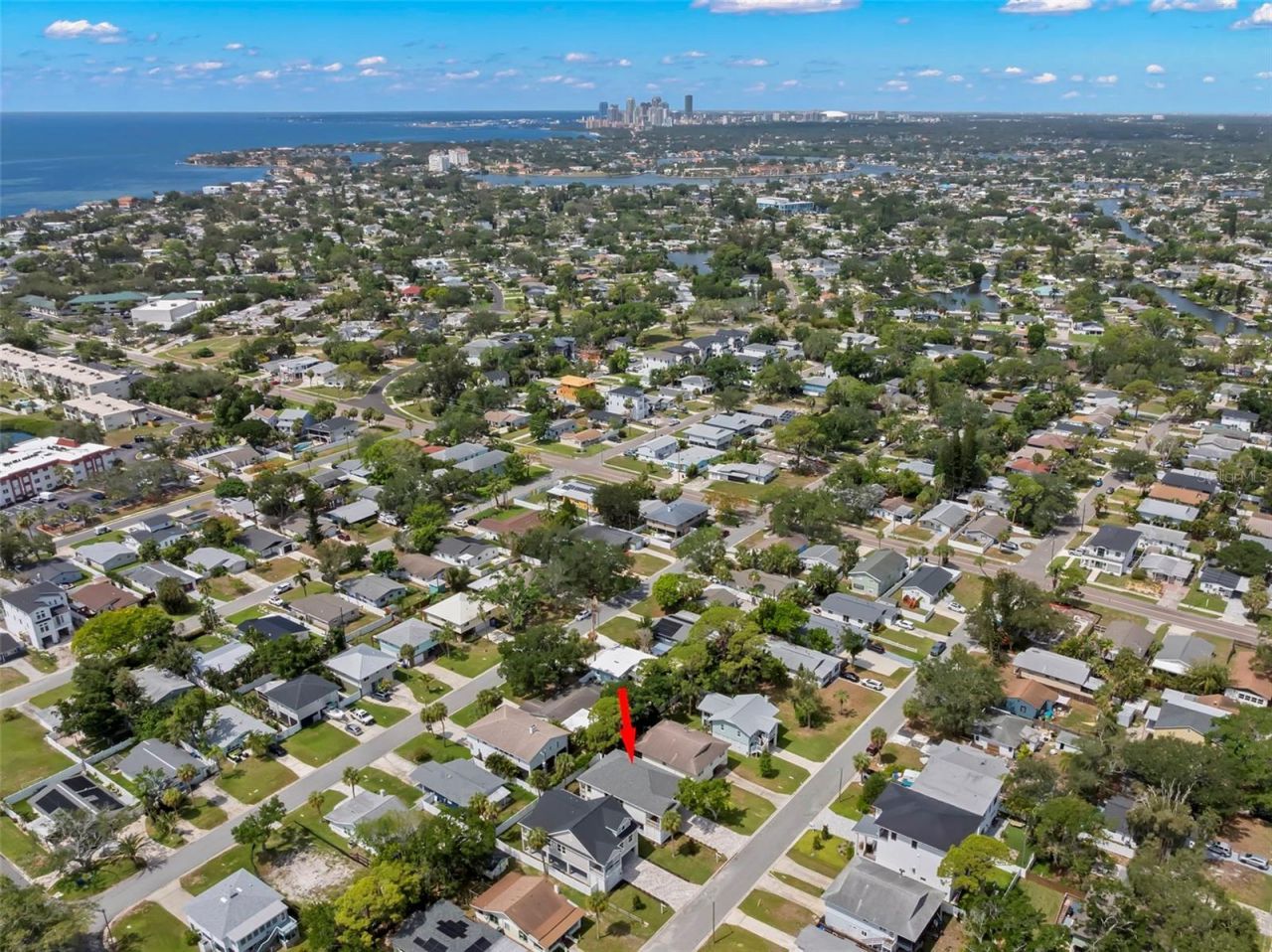 1858 Mississippi Avenue Ne, Saint Petersburg, FL 33703 Photo