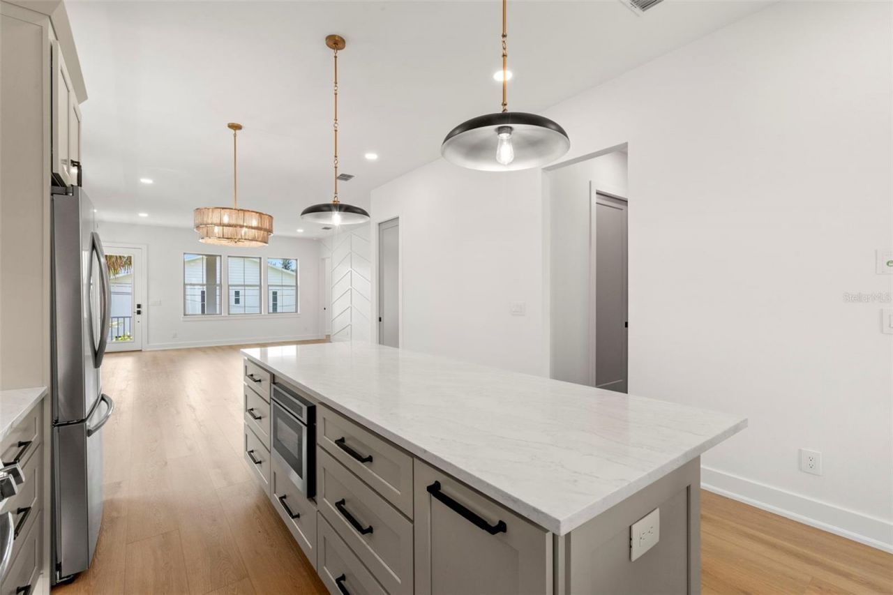 1858 Mississippi Avenue Ne, Saint Petersburg, FL 33703 Photo