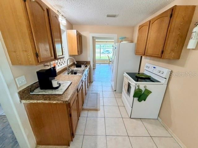 420 53rd Avenue E, Bradenton, FL 34203 Photo