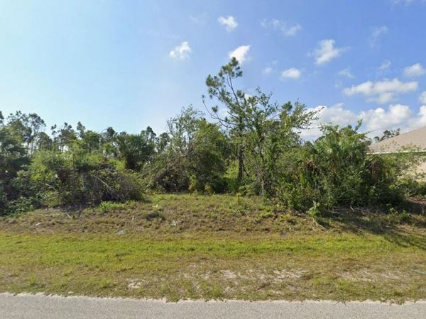 8439 TOPEKA CIRCLE , PORT CHARLOTTE, FL 33981