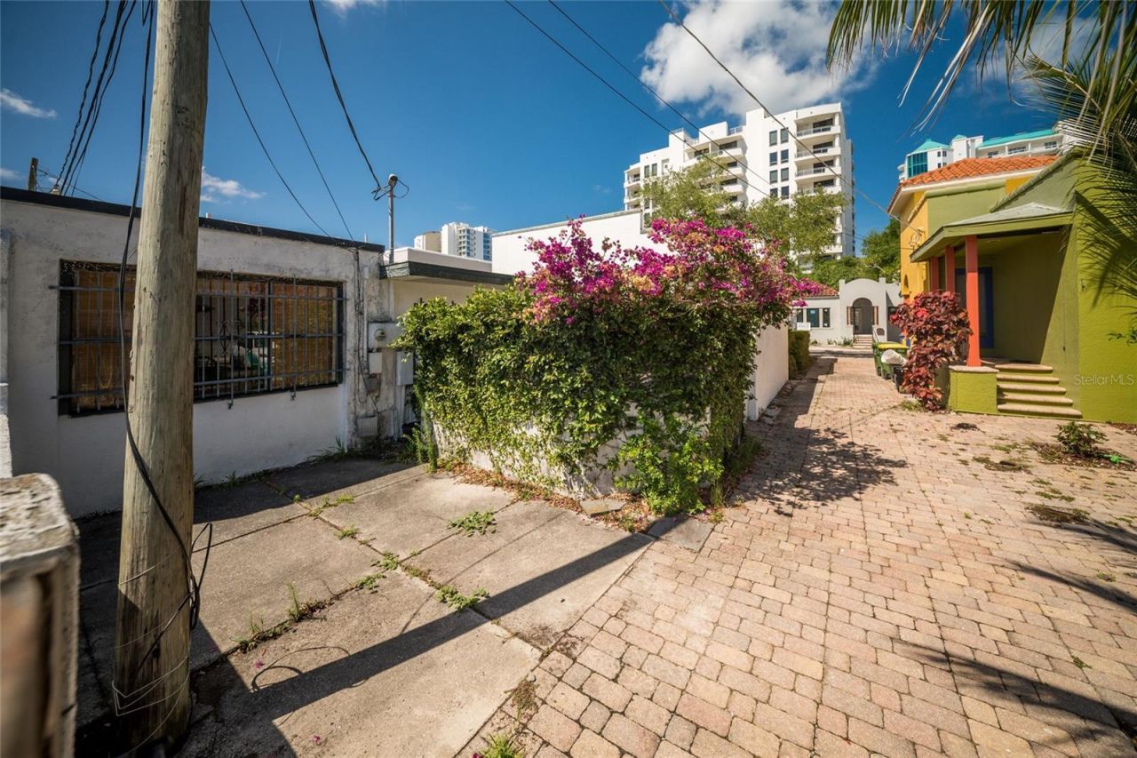 411 Burns Court, Sarasota, FL 34236 Photo