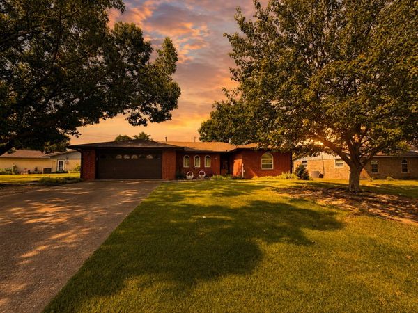837 Concord Drive , Bartlesville, OK 74006