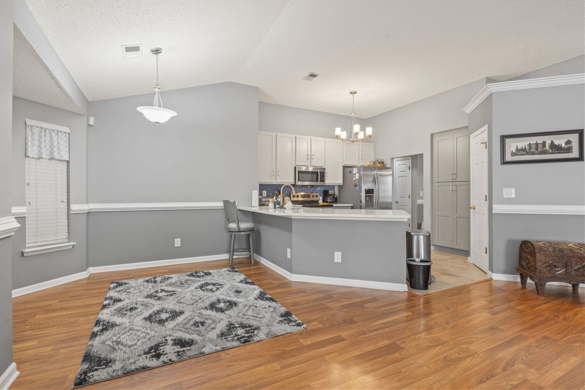 6009 Mossy Oaks Dr. Photo 22