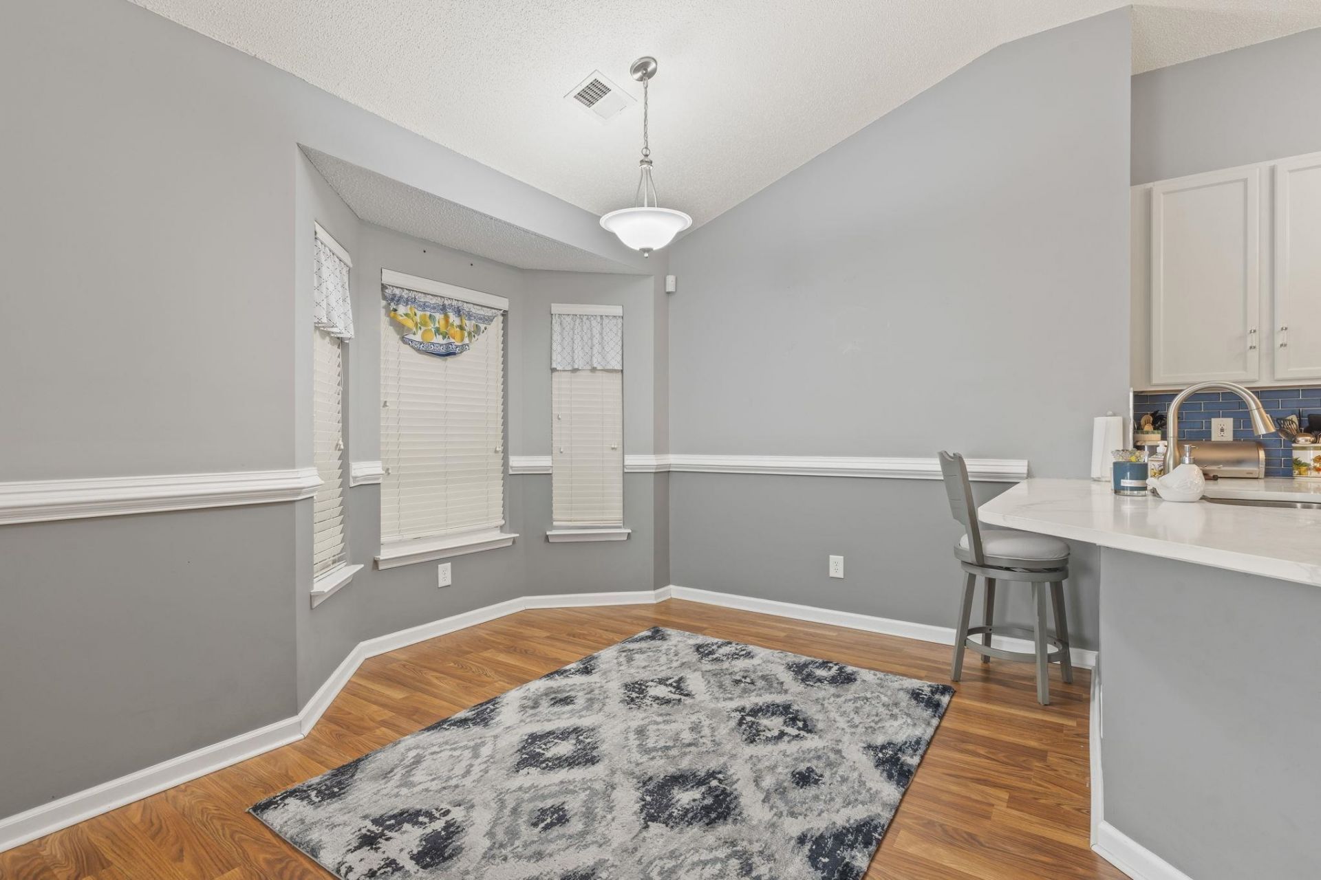 6009 Mossy Oaks Dr. Photo 23