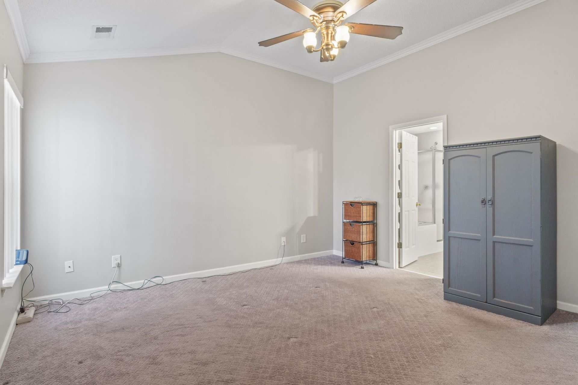 6009 Mossy Oaks Dr. Photo 33