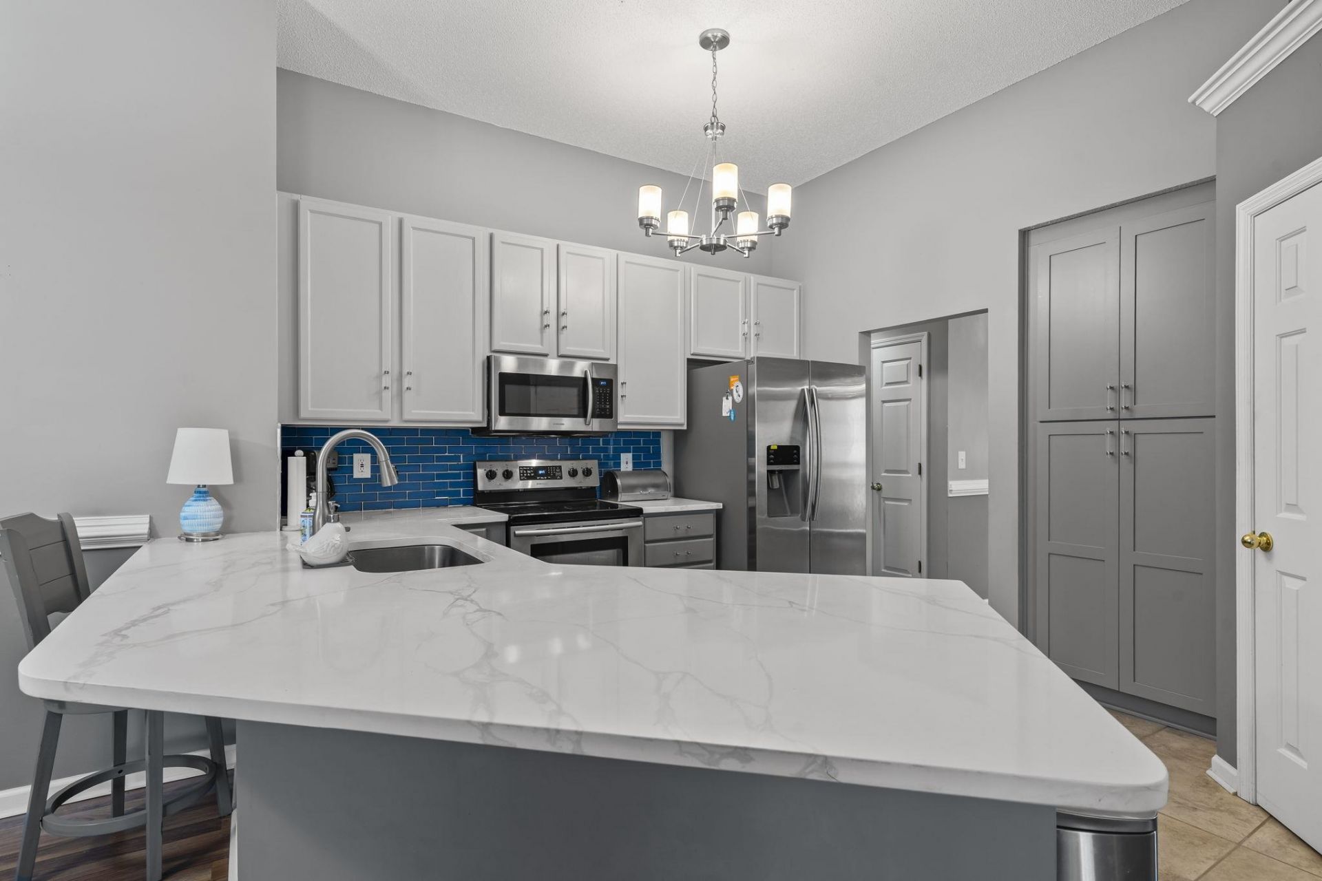 6009 Mossy Oaks Dr. Photo 8