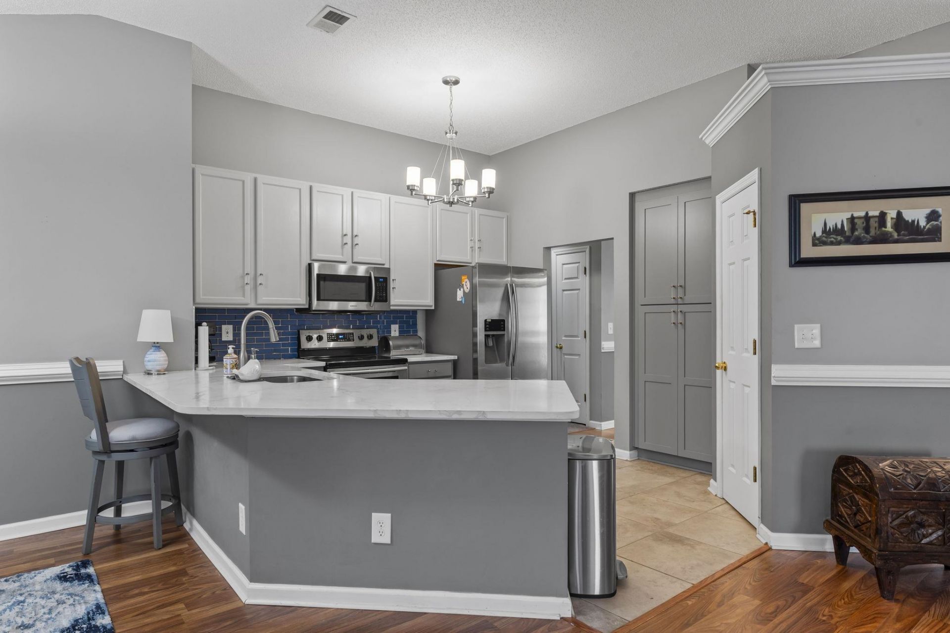 6009 Mossy Oaks Dr. Photo 9
