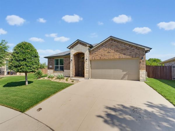 4836 Bronzeleaf Lane , Fort Worth, TX 76179