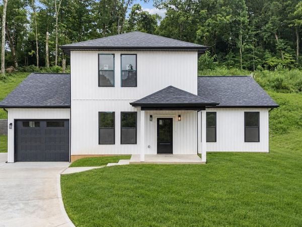 1039 N Gay St, Dandridge, TN 37725