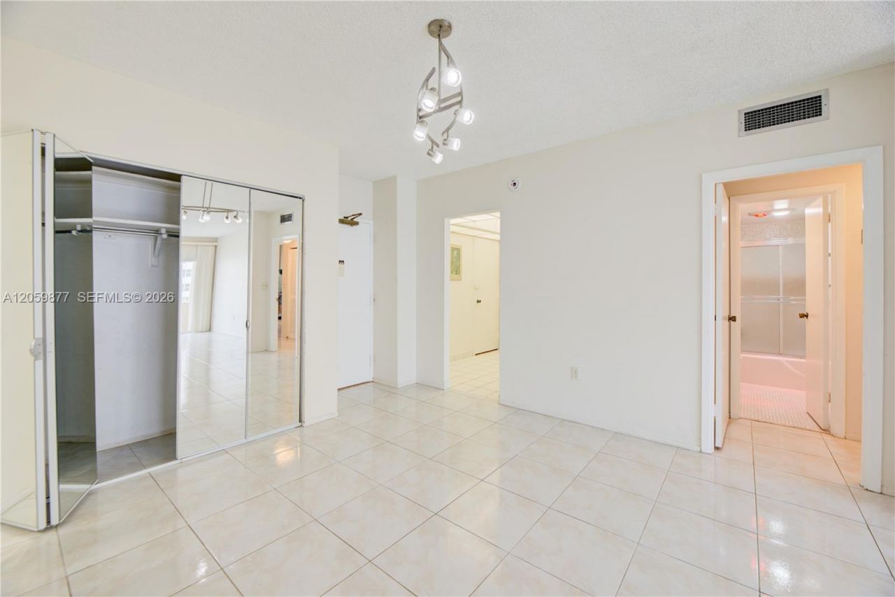 1980 S Ocean Dr, Unit 16A, Hallandale Beach, FL 33009 Photo