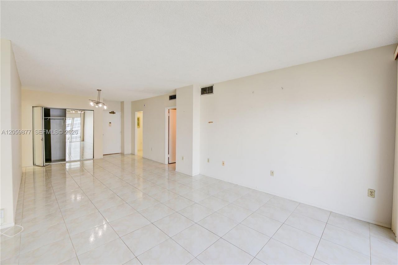 1980 S Ocean Dr, Unit 16A, Hallandale Beach, FL 33009 Photo