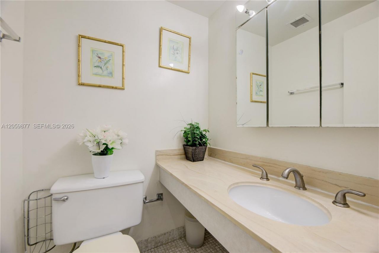 1980 S Ocean Dr, Unit 16A, Hallandale Beach, FL 33009 Photo
