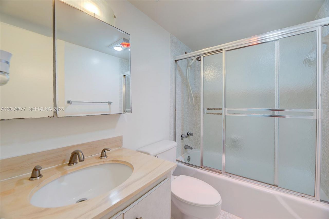 1980 S Ocean Dr, Unit 16A, Hallandale Beach, FL 33009 Photo