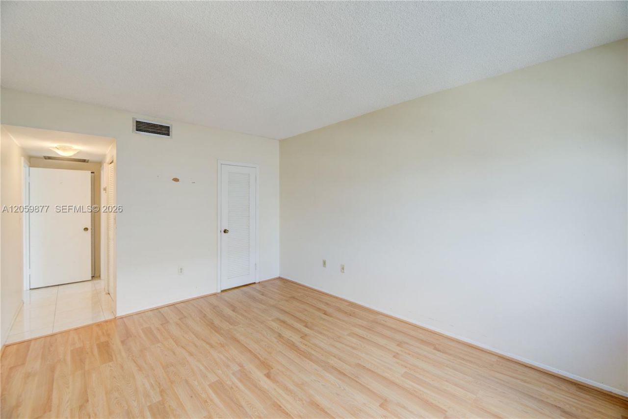 1980 S Ocean Dr, Unit 16A, Hallandale Beach, FL 33009 Photo