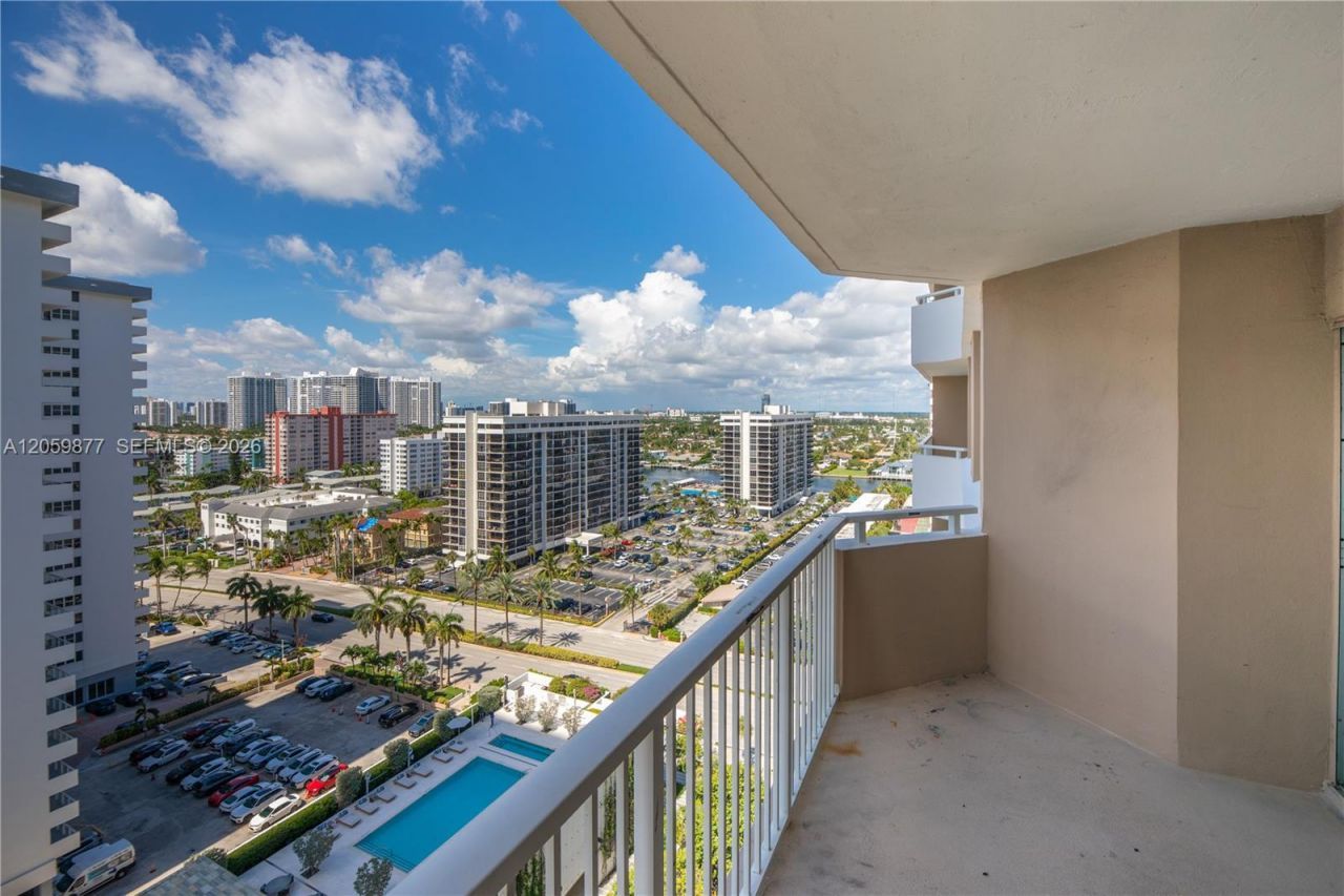 1980 S Ocean Dr, Unit 16A, Hallandale Beach, FL 33009 Photo