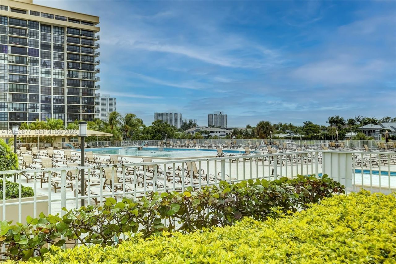 1980 S Ocean Dr, Unit 16A, Hallandale Beach, FL 33009 Photo