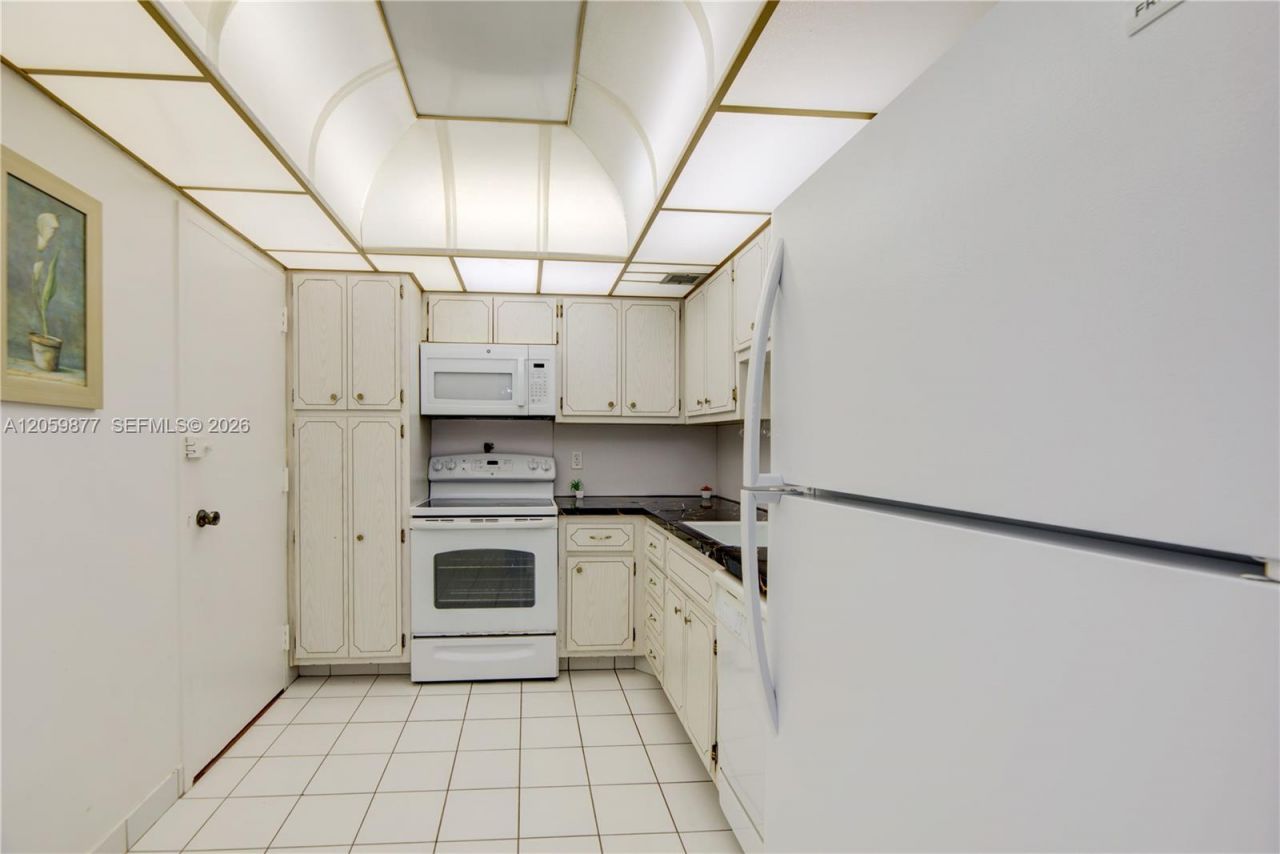 1980 S Ocean Dr, Unit 16A, Hallandale Beach, FL 33009 Photo