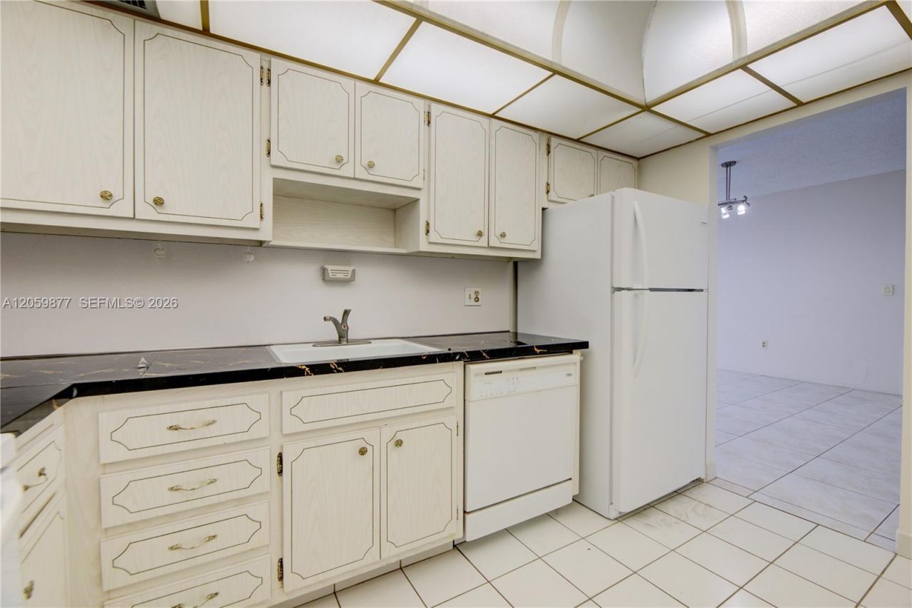 1980 S Ocean Dr, Unit 16A, Hallandale Beach, FL 33009 Photo