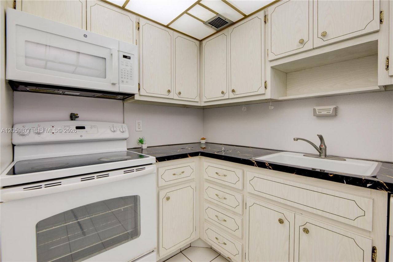 1980 S Ocean Dr, Unit 16A, Hallandale Beach, FL 33009 Photo