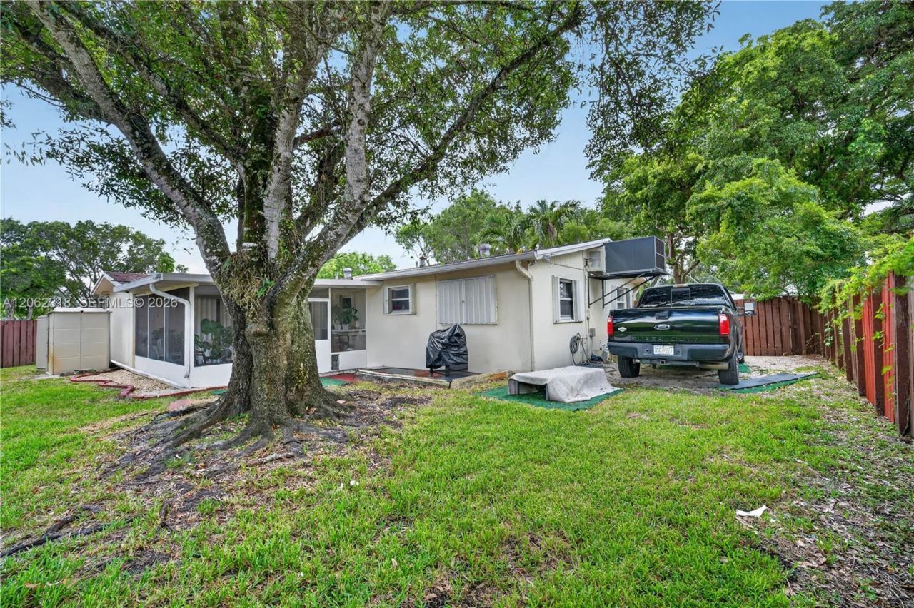 5122 SW 92nd Ter, Cooper City, FL 33328 Photo