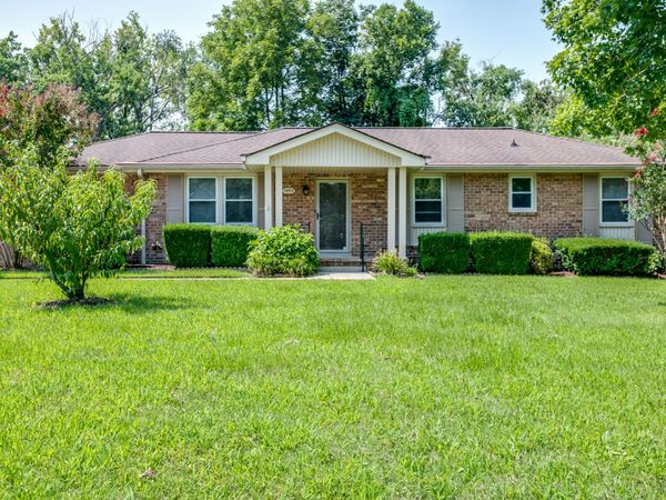 7453 Harrow Dr, Nashville, TN 37221
