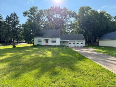 4111 Broadway Avenue NE, Louisville, OH 44641