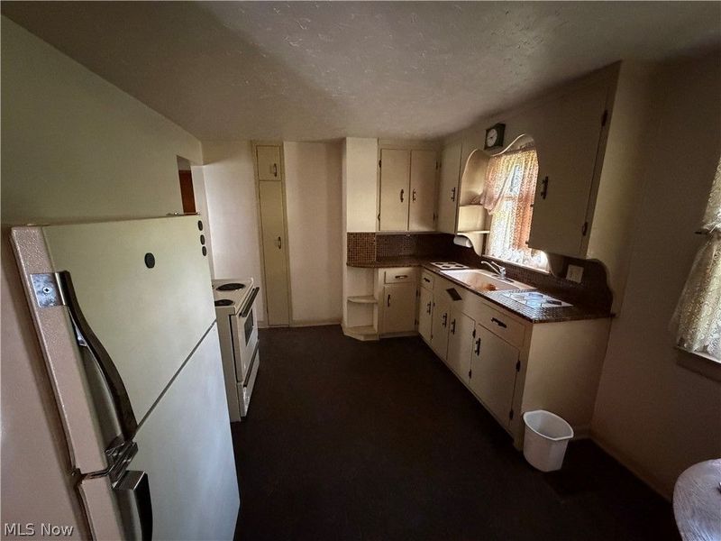 4111 Broadway Avenue NE, Louisville, OH 44641 Photo 15