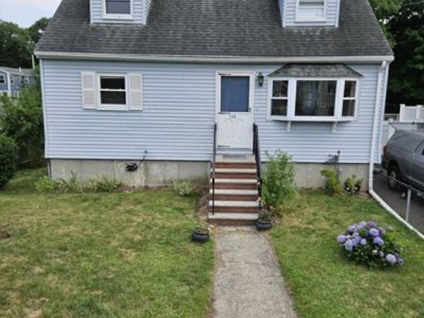 135 Crane St, Dedham, MA 02026