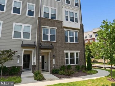 2303 STEPHANIE TESSA LANE, WOODBRIDGE, VA 22191