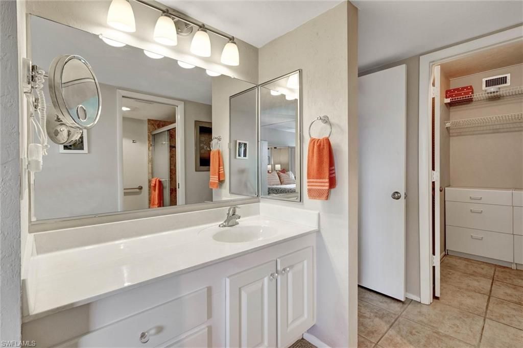 4586 Trawler Ct, Unit 304, Fort Myers, FL 33919 Photo
