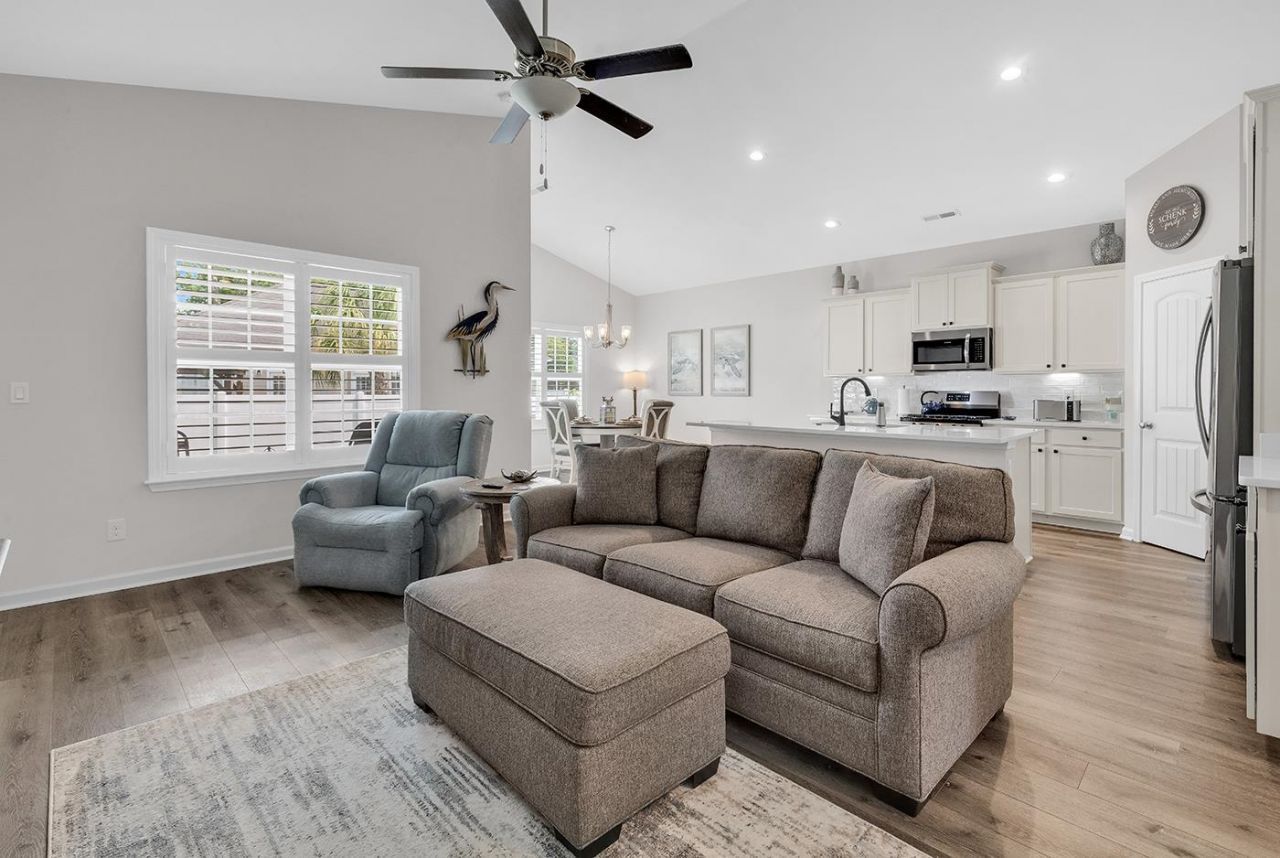 673 Rycola Circle  Photo 4