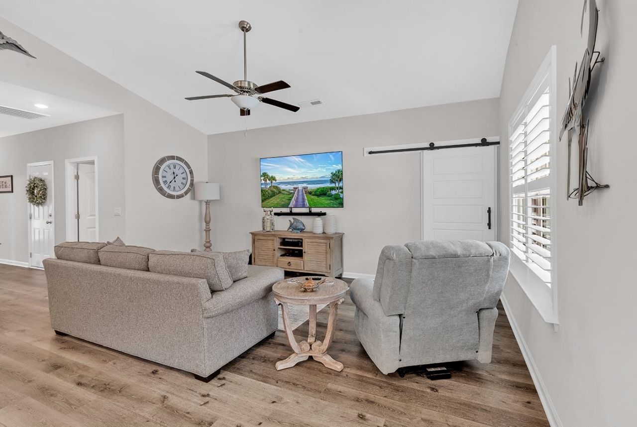 673 Rycola Circle  Photo 6