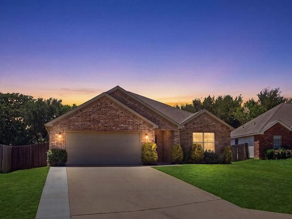 780 Countryside Drive, Aubrey, TX 76227