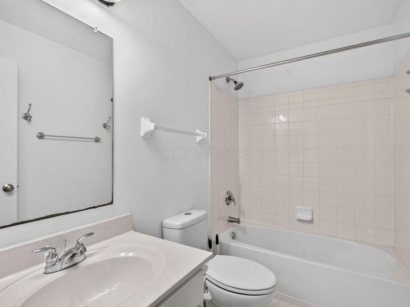 8839 Meadow Grass Lane , Lewis Center, OH 43035 Photo 43