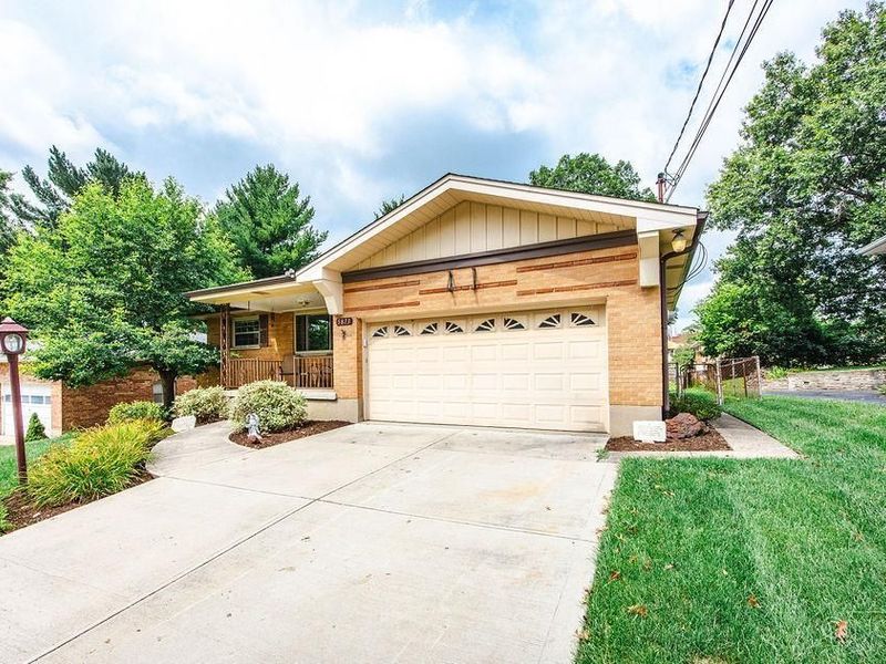 5873 Cottontail Court, Green Township, OH 45239 Photo 2