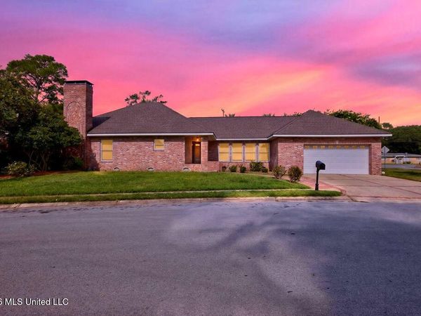 401 S Caribe Place, Gulfport, MS 39507