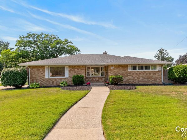 2741 Plainfield Avenue NE, Grand Rapids, MI 49505