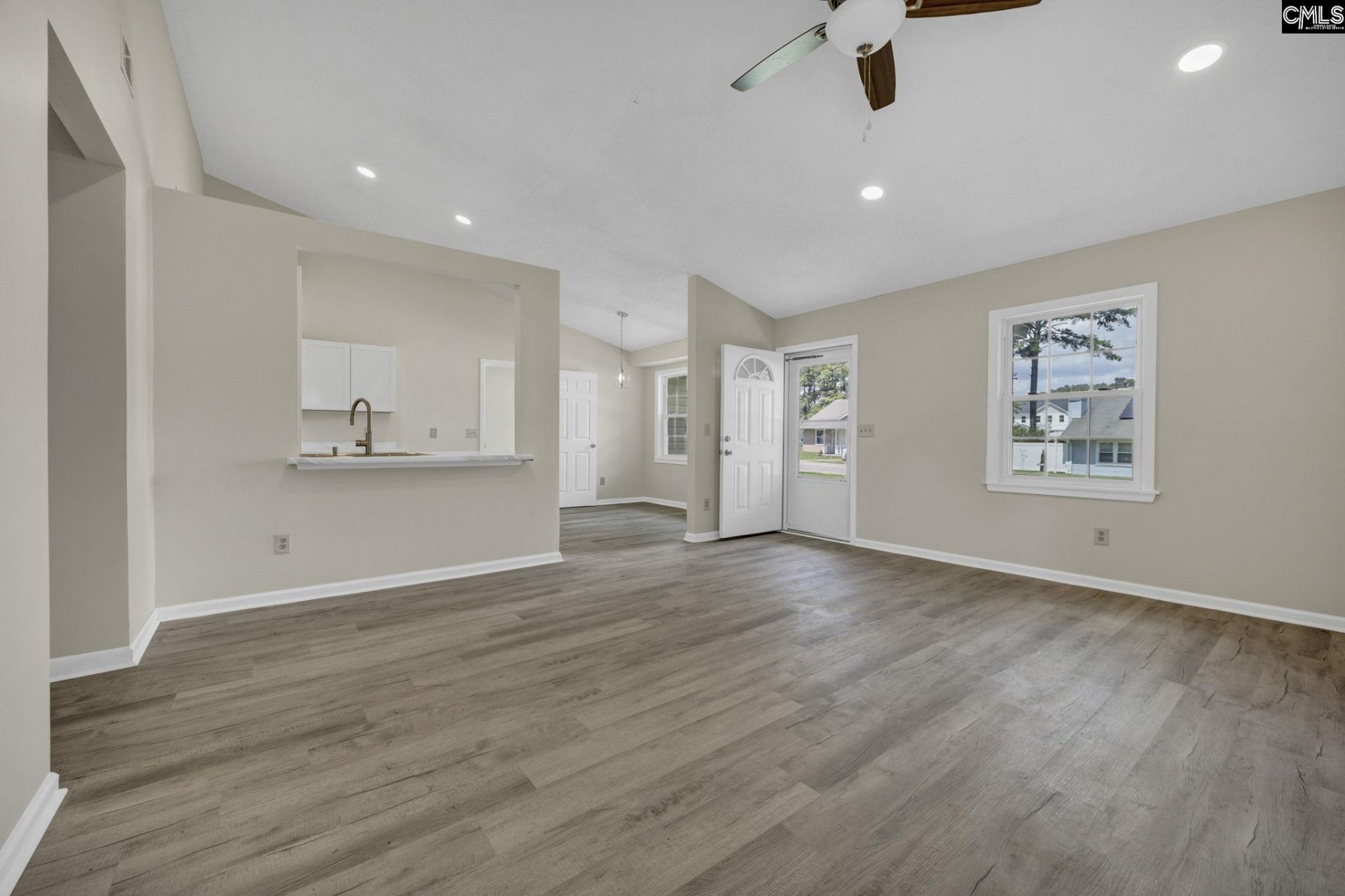 404 Greenlake Drive  Photo 5