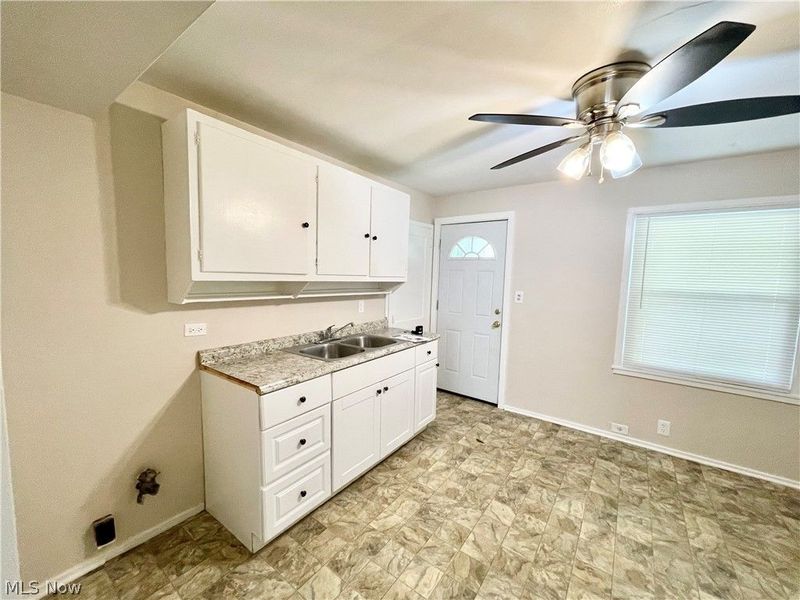 818-824 S Central Drive , Lorain, OH 44052 Photo 4
