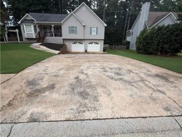 535 Brooksdale Drive , Woodstock, GA 30189