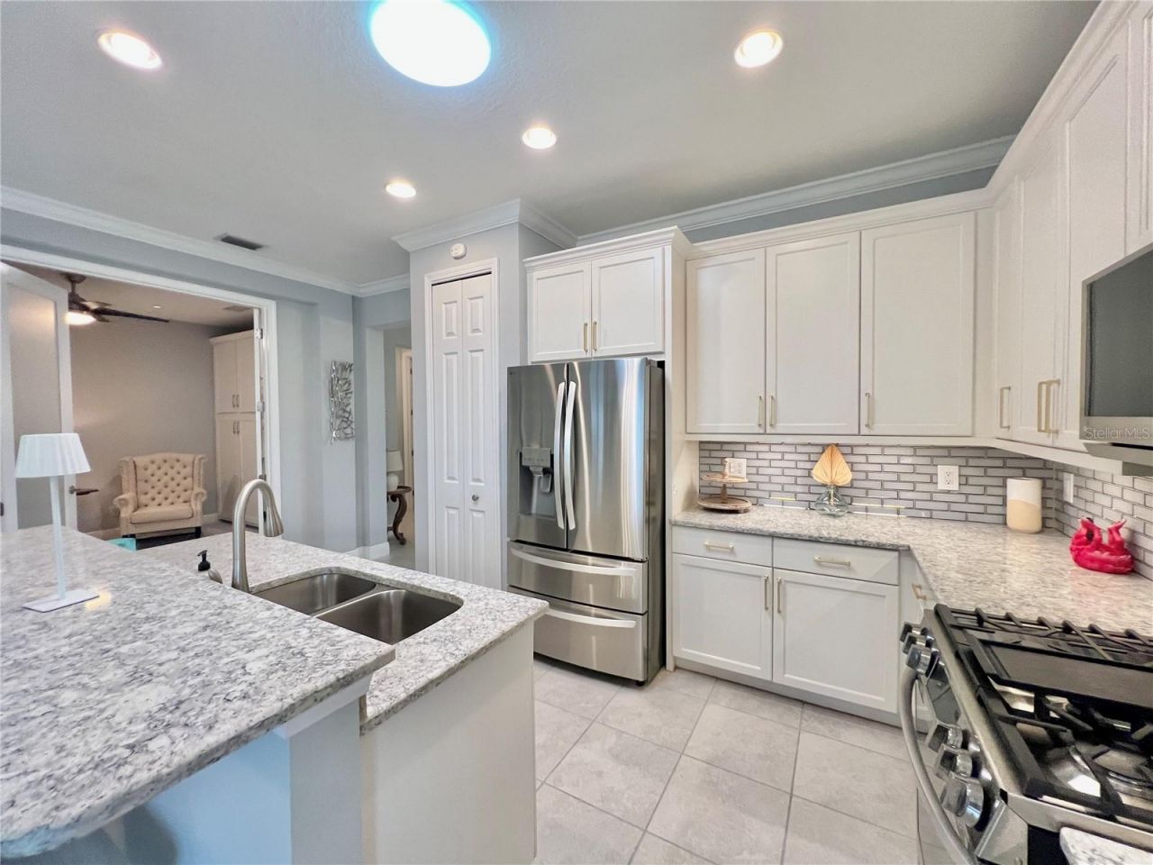 2946 Trustee Avenue , Sarasota, FL 34243 Photo