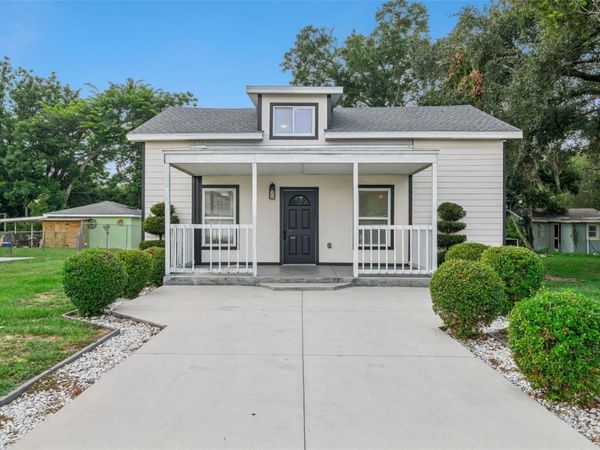 306 S DISSTON AVENUE , MINNEOLA, FL 34715