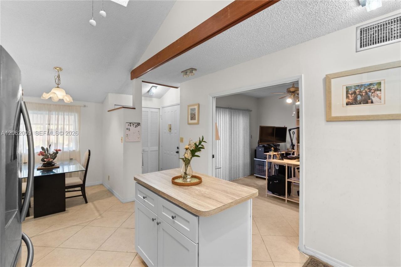 7640 NW 79th Ave , Unit L6, Tamarac, FL 33321 Photo