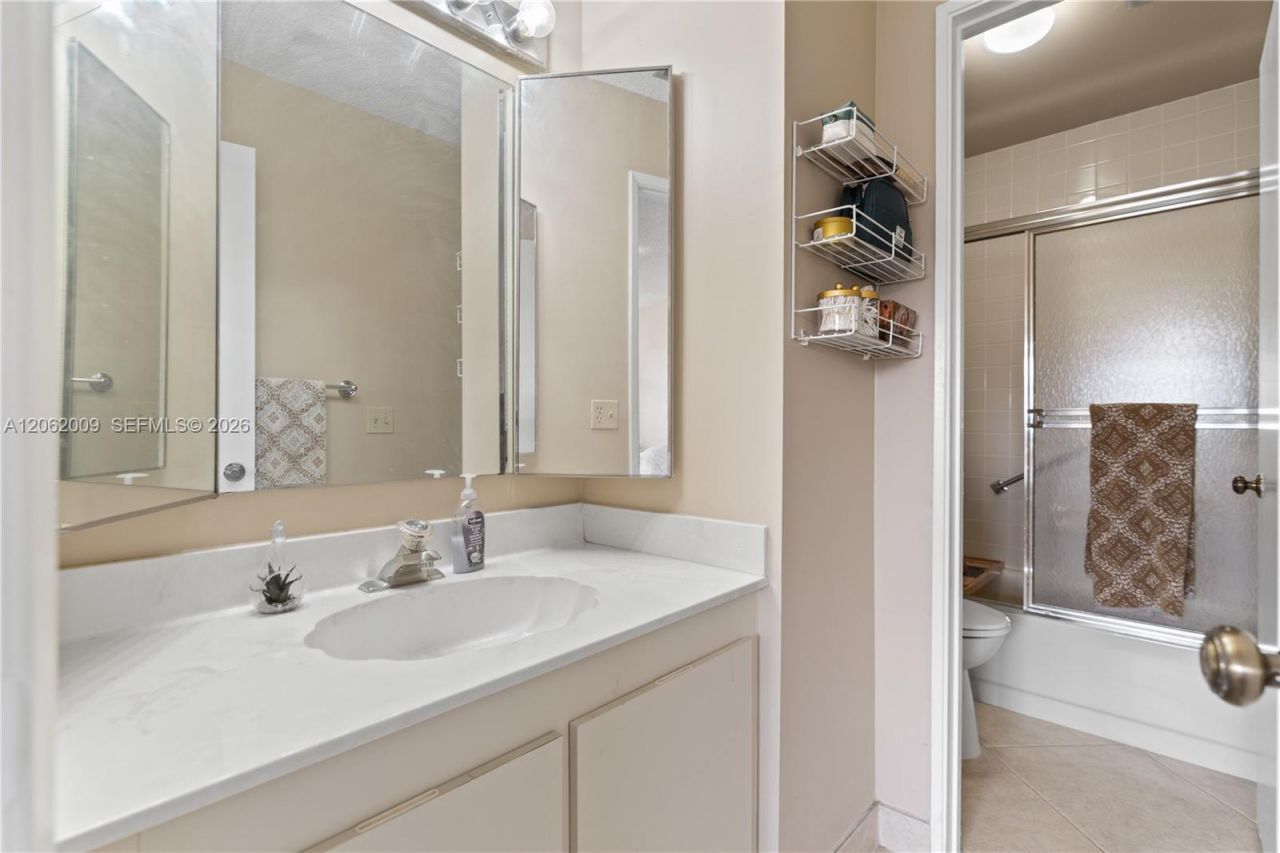 7640 NW 79th Ave , Unit L6, Tamarac, FL 33321 Photo