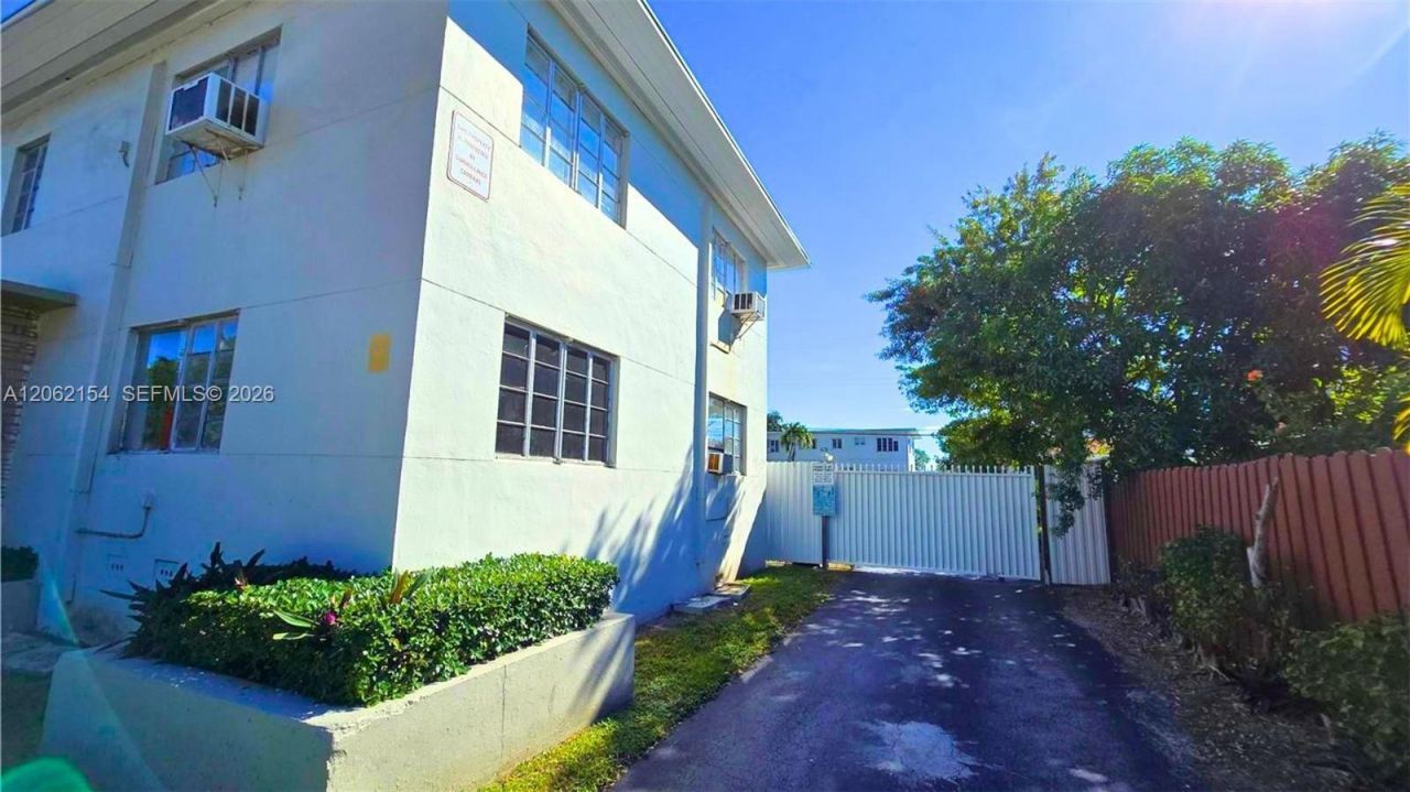 660 84th St , Unit 39, Miami Beach, FL 33141 Photo