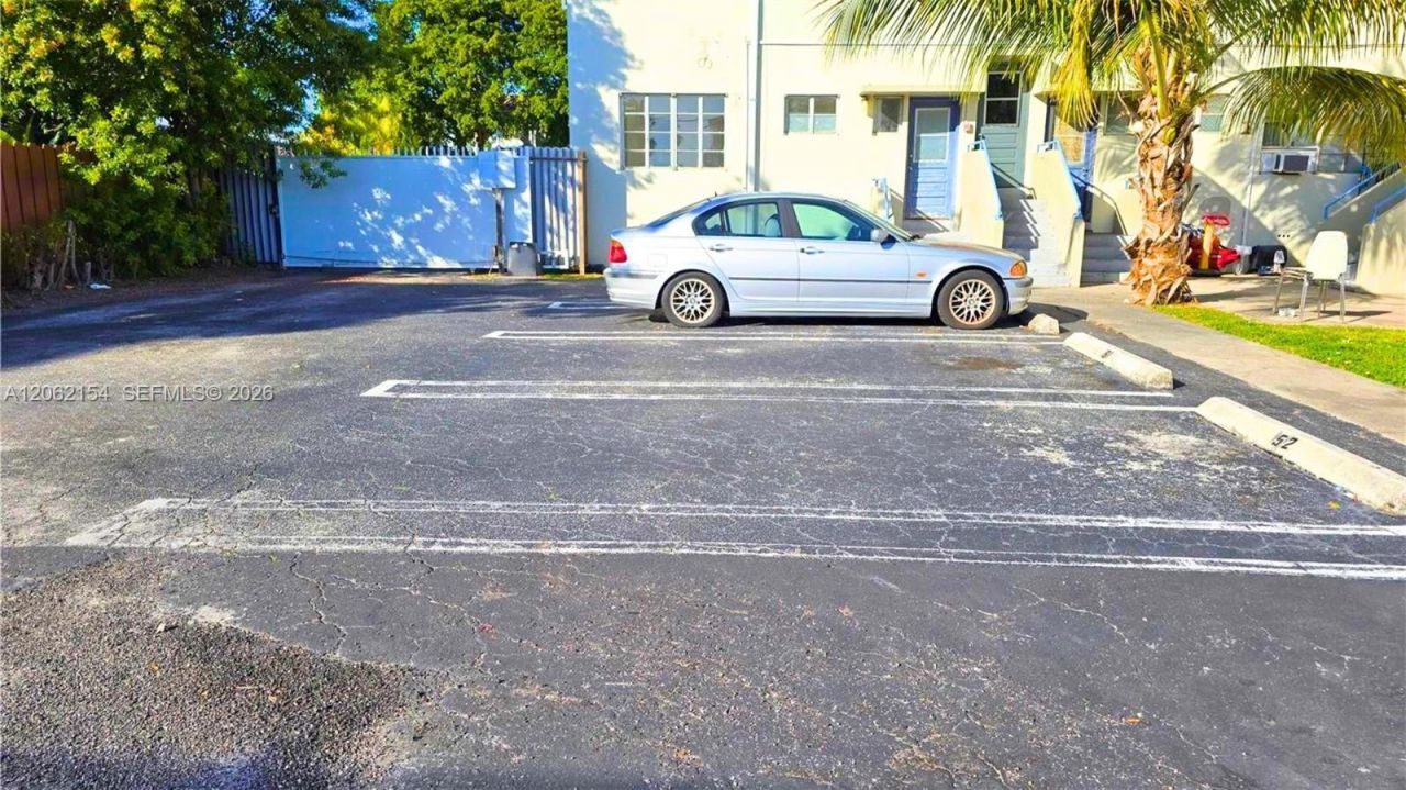 660 84th St , Unit 39, Miami Beach, FL 33141 Photo