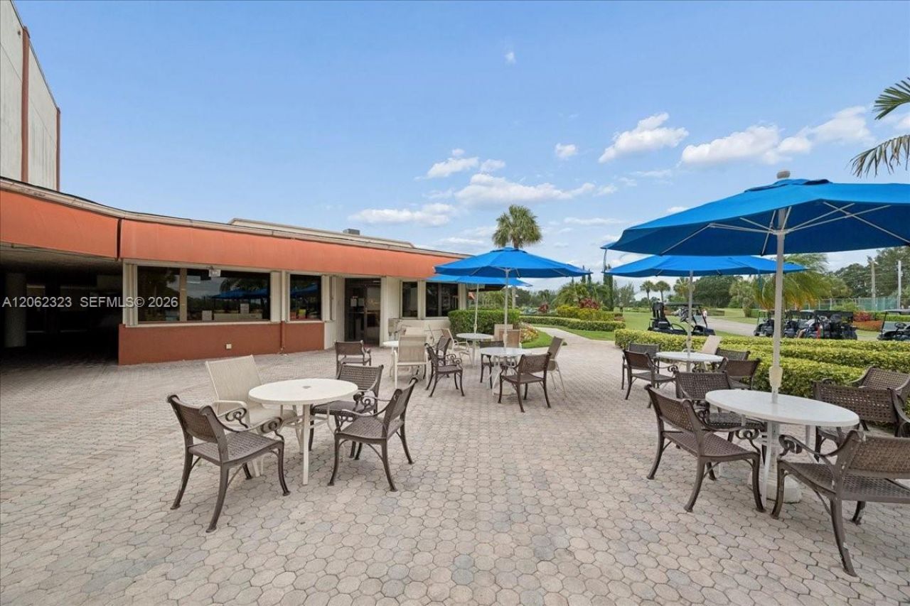 800 S Hollybrook Dr, Unit 205, Pembroke Pines, FL 33025 Photo